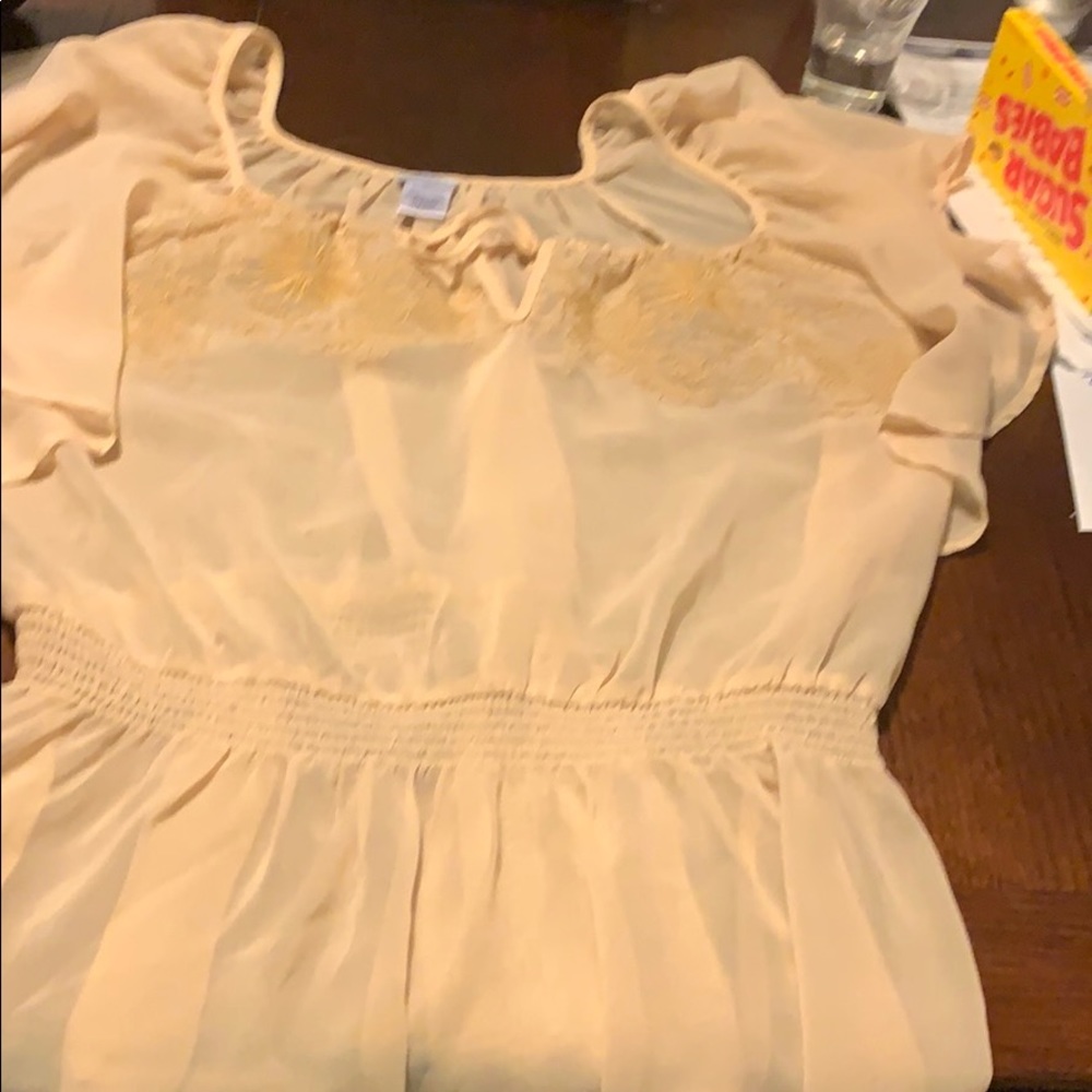 Super cute dress shirt